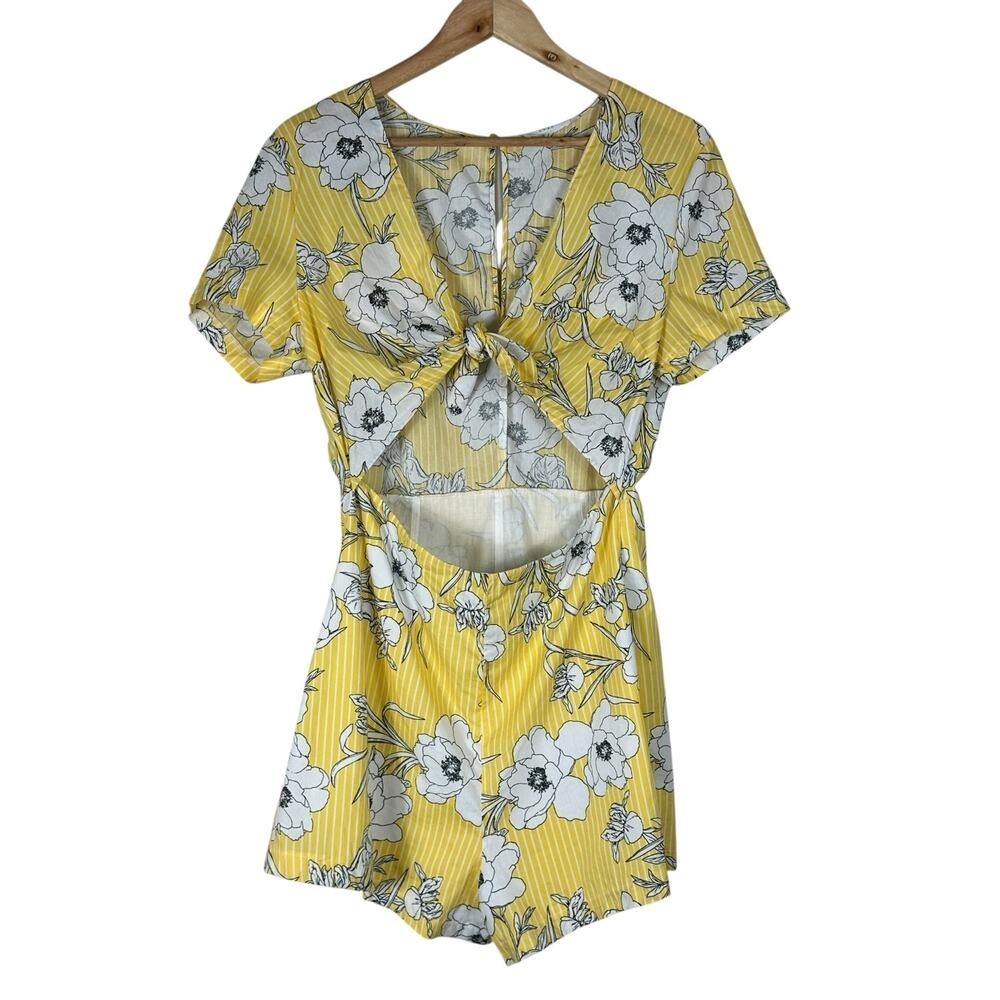 Lush Romper Womens L Yellow White Floral Stripe 100% Cotton Cutout Beachy Boho - Picture 3 of 7